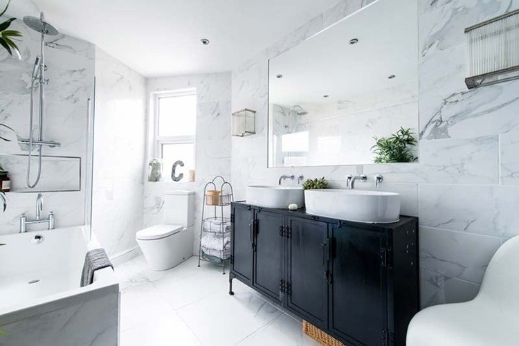 Mẫu phòng tắm đẹp sử dụng thiết bị vệ sinh tiên tiến