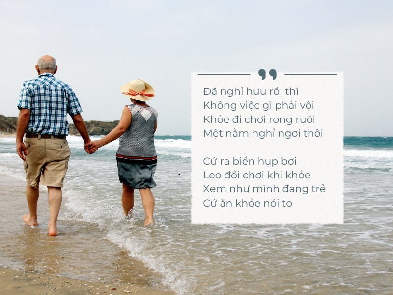 Những người phụ nữ vui vẻ khi mua sắm quần áo
