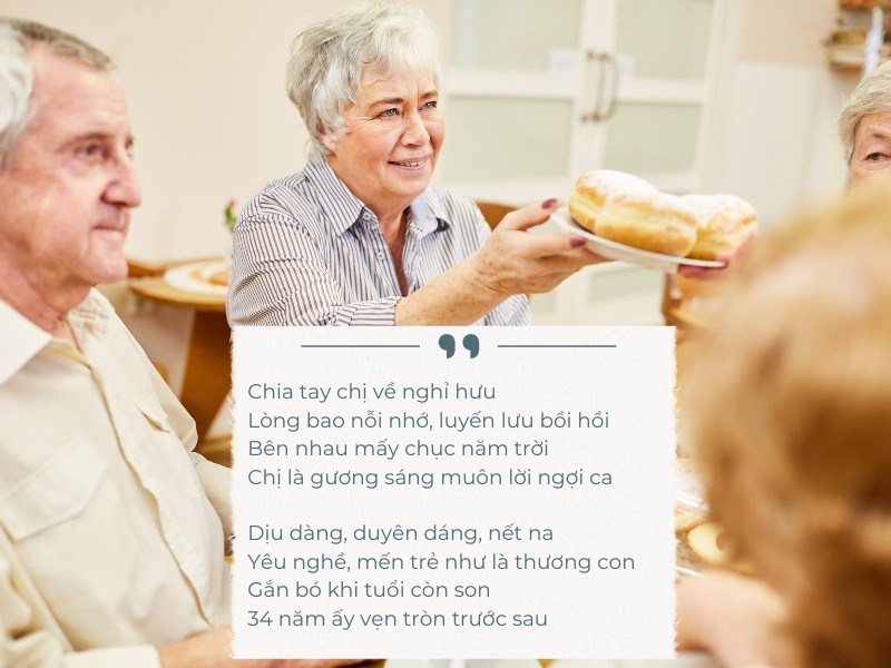 Một người lớn tuổi đang làm vườn với niềm vui giản dị